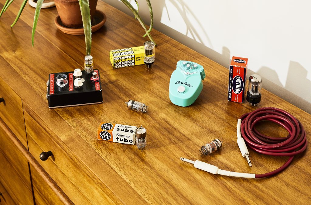 Vintage Guitar Tube Amp Gear